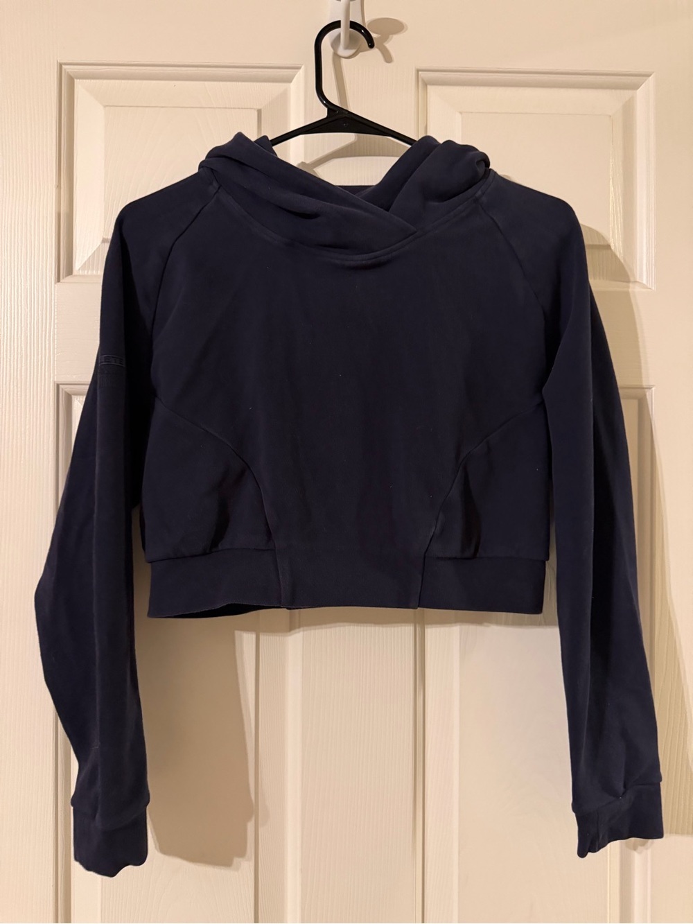 Alphalete Navy Blue Cropped Pullover Hoodie - size S